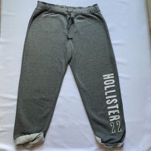 5/25💰GREY HOLLISTER 3/4 length SWEATPANTS sz M